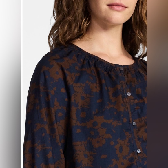 NWT Navy and Brown Floral Button-Front Blouse - Picture 4 of 8